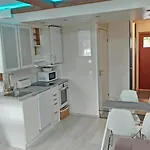 Apartments Tahko דירה *